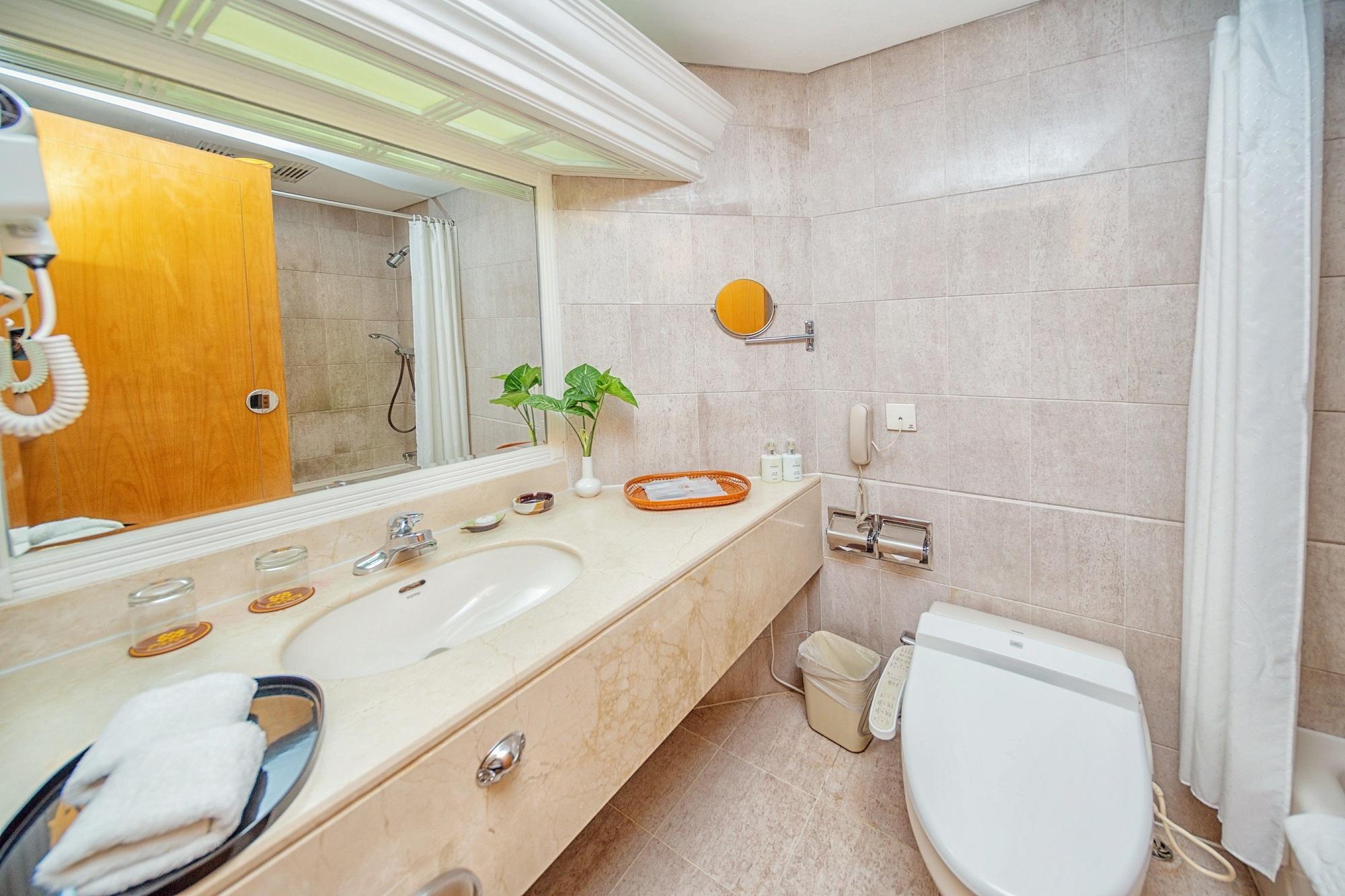 דונגגואן Hotel Silverland מראה חיצוני תמונה